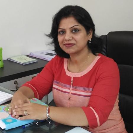 Dr Roshita Khare